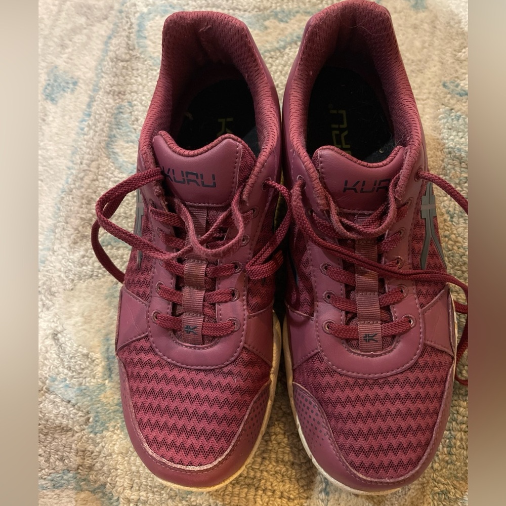 KURU Burgundy Lace-Up Sneakers SZ 9M